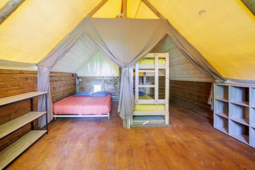Camping La Clairière - Canvas hut - 2 bedrooms - without toilet blocks - Photo 3