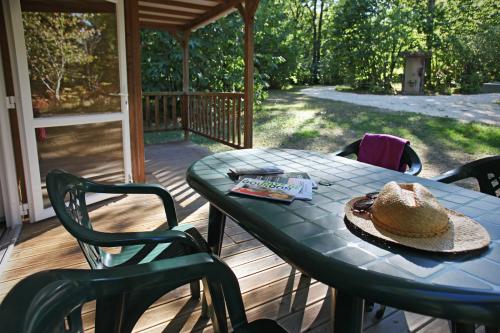 Camping La Clairière - Chalet CONFORT - 2 bedrooms - Photo 2