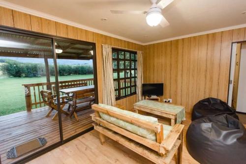 Mountain Splendour Eco-Resort - log cabin - Photo 3