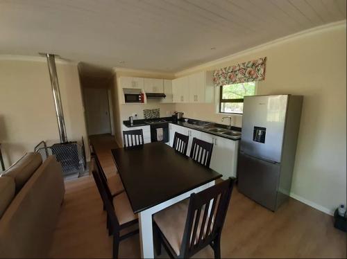 Mountain Splendour Eco-Resort - Log Cabin - Photo 4