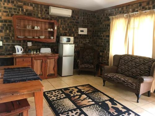 Monkey Mountain Family Lodge - Lodge - Photo 2