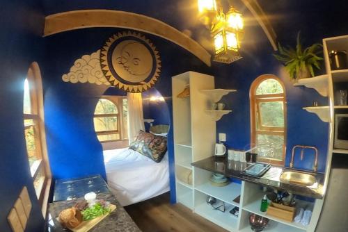 Treedom Villas & Vardos - The Gypsy Vardo - Photo 4
