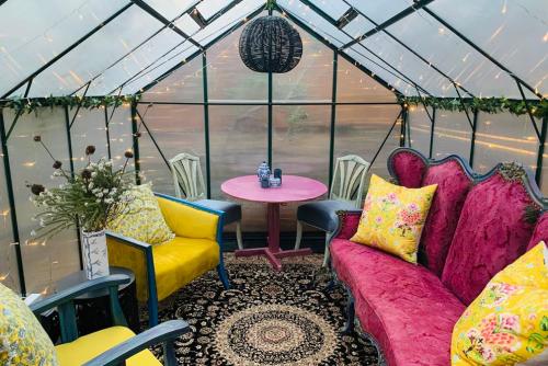 Treedom Villas & Vardos - The Gypsy Vardo - Photo 9