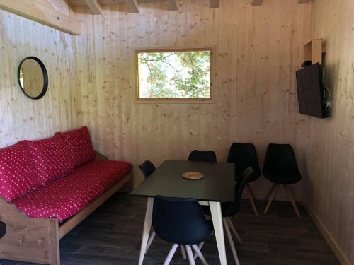 Camping Les Lanchettes - Chalet Ulysse 54m² 3 bedrooms + semi-covered terrace 24m² with Nordic bath - Photo 4