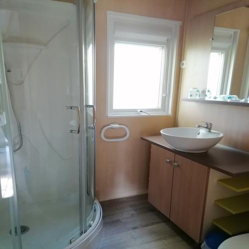 Camping L'Oasis du Berry - Chalet 2 people - Photo 6
