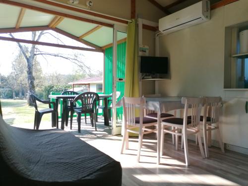 Camping L'Oasis du Berry - Chalet - Photo 3