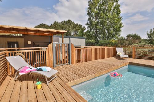 Camping Les Peupliers**** - Taos Prestige with private pool - Photo 3