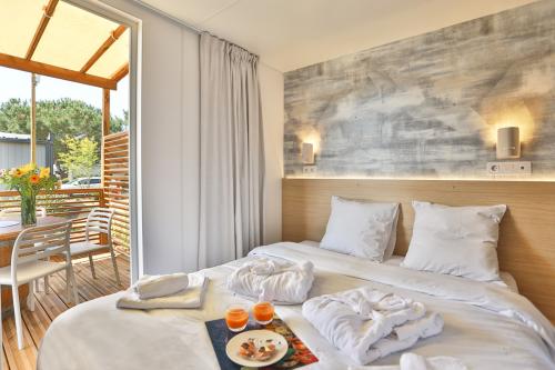 Camping Les Peupliers**** - Taos Prestige with private pool - Photo 8