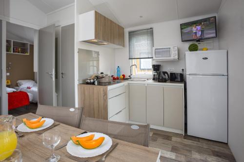 Camping Les Peupliers**** - Mobile-home air-conditioned 2 bedrooms Palma - 24m² - Photo 3