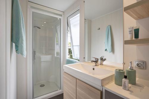 Camping Sandaya L'Orée du Bois - Cottage 2 bedrooms ** - Photo 5