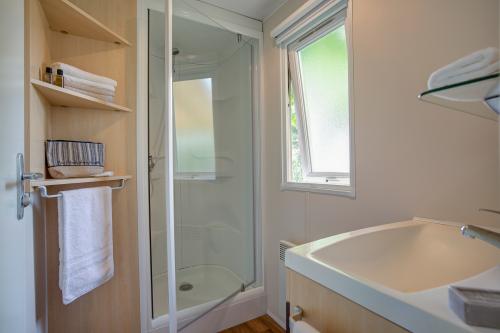 Camping Sandaya La Côte de Nacre - Cottage 2 bedrooms **** - Photo 3