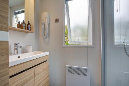 Camping Sandaya La Côte de Nacre - Cottage Nautilus 2 bedrooms - 2 bathrooms PREMIUM - Photo 4