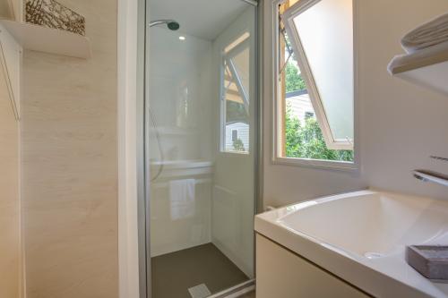 Camping Sandaya La Côte de Nacre - Cottage 2 bedrooms *** - Photo 4