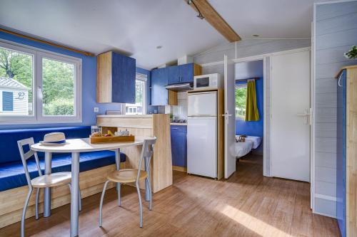 Camping Sandaya Château des Marais - Cottage 2 bedrooms** - Photo 5