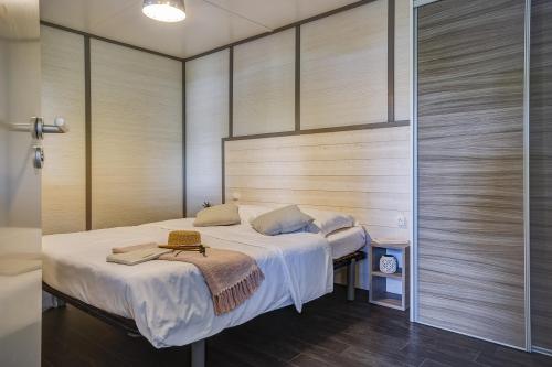 Camping Sandaya Château des Marais - Chalet 2 bedrooms *** adapted to the people with reduced mobility - Photo 3