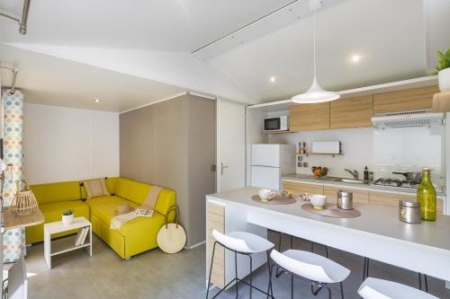 Camping Sandaya Château des Marais - Cottage 2 bedrooms *** - Photo 3