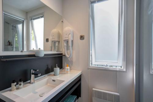 Camping Sandaya Château des Marais - Cottage 2 bedrooms 2 bathrooms **** - Photo 6