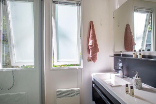 Camping Sandaya Château des Marais - Cottage 2 bedrooms 2 bathrooms **** - Photo 7