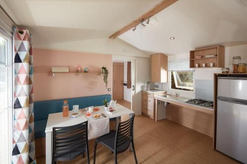 Camping Argeles Vacances - Mobile home ideal for people with mobility disabilities, 2 rooms, air conditioning, television - Photo 1