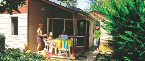 Camping Les Genêts - Wooden chalet 2 bdrs 28 m² - Photo 1