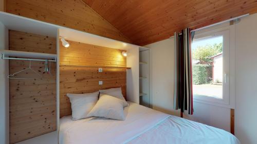 Camping Les Genêts - Wooden chalet 2 bdrs 28 m² - Photo 2