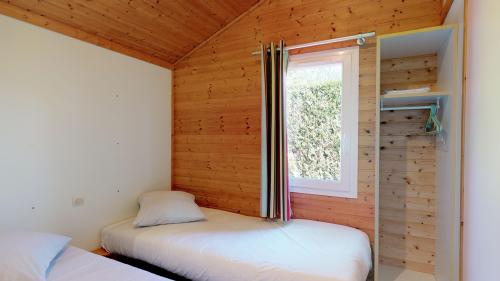 Camping Les Genêts - Wooden chalet 2 bdrs 28 m² - Photo 3