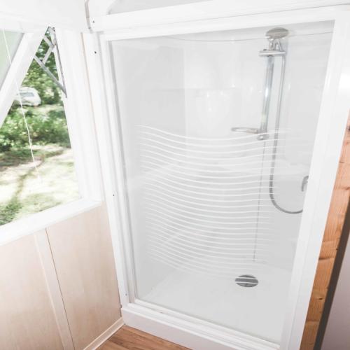 Moncontour Active Park - Terres de France - Chalet Wood 35 m² - Photo 9