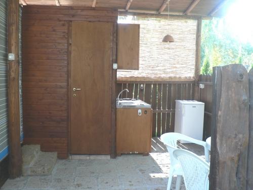 INTERNATIONAL GLAMPING LAGO DI BRACCIANO - Caravan patio - Photo 2