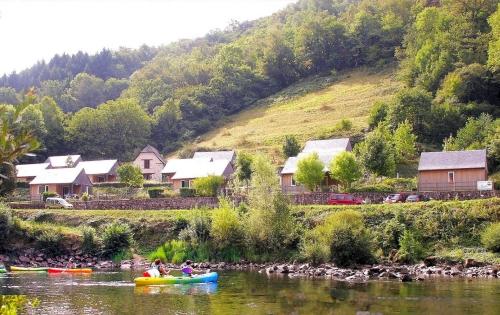 Camping Qualité le Val de Saures - Chalet 32m² / 2 bedrooms + sheltered terrace (TV + wifi) - Photo 3
