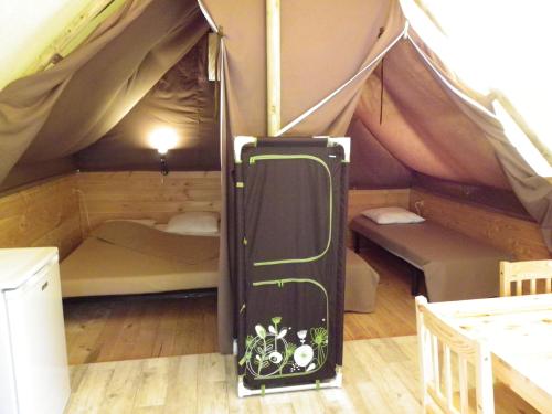 Camping Qualité le Val de Saures - Tent Lodge Amazone 22m² on piles - without toilet blocks - Photo 3