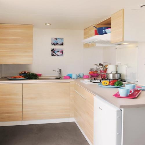 Flower Camping Cap Finistère - Mobil-Home Confort 18m² (1 bedroom) + covered terrace 9m² + TV - Photo 4