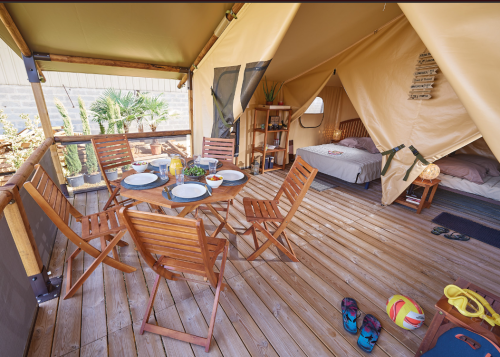 Flower Camping Mas de Champel - Bali Safari Tent 35m² Comfort - 2 bed - Terrace - Photo 3