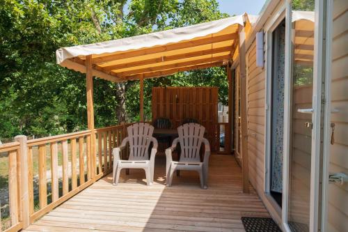 Flower Camping Mas de Champel - Mobile-Home 30m² - Comfort - 2 bedrooms - Semi-covered terrace - TV - Air conditioning - Photo 4