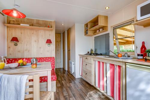 Camping Sandaya Sanguinet Plage - Gipsycar 2 bedrooms Unusual - Photo 5