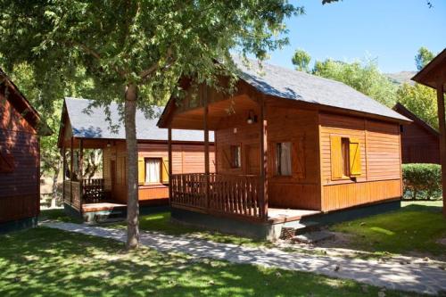 VERNEDA CAMPING MOUNTAIN RESORT - Bungalow Pleta Aneto - Photo 2