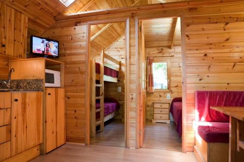 VERNEDA CAMPING MOUNTAIN RESORT - Bungalow Pleta Maladeta - Photo 3