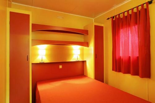 Les Castels Parc de Fierbois - Chalet - 2 bedrooms - 1 bathroom - Classique - Photo 5