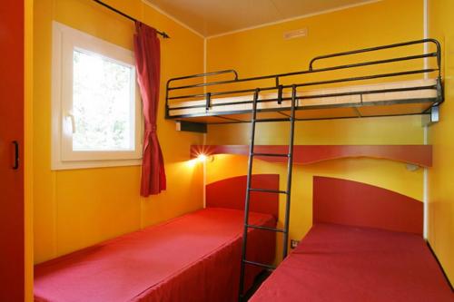 Les Castels Parc de Fierbois - Chalet - 2 bedrooms - 1 bathroom - Classique - Photo 6