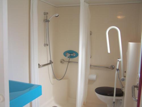 Les Castels Parc de Fierbois - Mobile home - 2 bedrooms - 1 bathroom - Wheelchair friendly - Photo 6