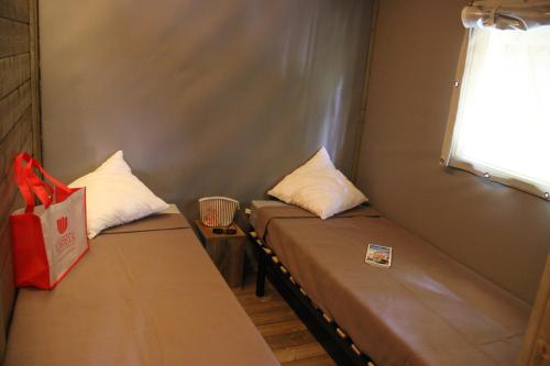 Les Castels Parc de Fierbois - Chalet - 2 bedrooms - 1 bathroom - Lodge - Photo 8