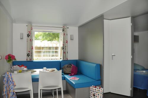 Les Castels Parc de Fierbois - Mobile home - 2 bedrooms - 1 bathroom with terrace - Photo 3