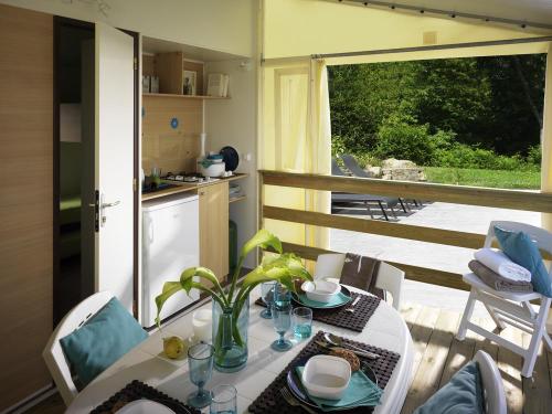 Camping le Lac Bleu - Cottage toilé Nature - Photo 2