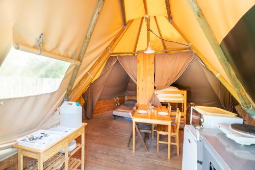 Camping Koawa Le Lac Bleu - Tipi toilé 18m² - without toilet blocks - Photo 4