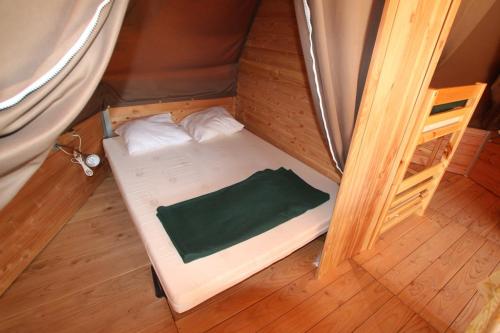 Camping le Lac Bleu - Tipi toilé - Photo 3