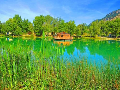 Camping le Lac Bleu - Zenzilot, floating cabin - Photo 1