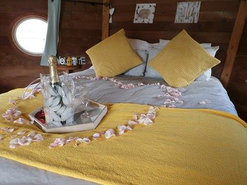 Camping le Lac Bleu - Zenzilot, floating cabin - Photo 5