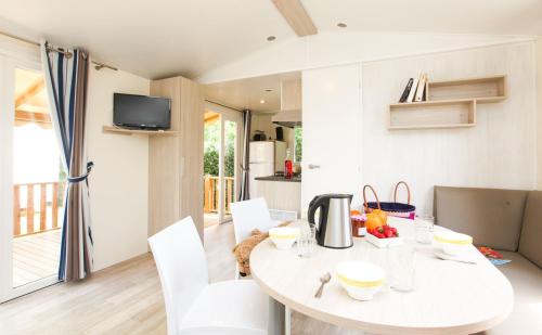 Camping Les Coudoulets - Mobile Home Olivier - covered terrace - Air conditioning - Photo 3