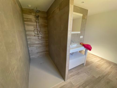 Camping Les Coudoulets - Premium Villa - Air-conditioned - Large private swimming pool - 3 Bedrooms - 2 Bathrooms WC - Photo 9