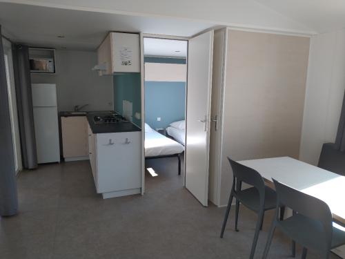Camping Nostradamus - Mobil Home 2 Bedrooms - Photo 7