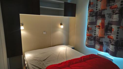 Camping L'Arada Parc - Mobil-home LE PLEIN AIR 2 bedrooms + sheltered terrace + TV + wifi - Photo 4